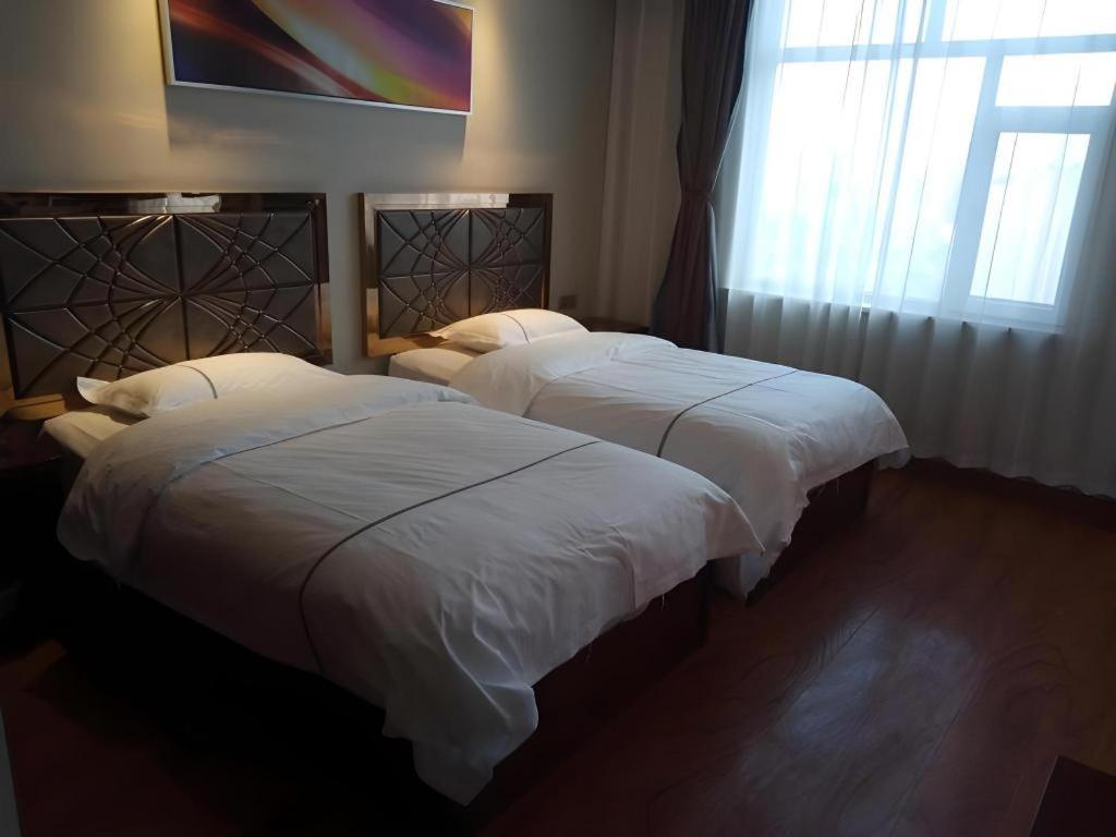 Greentree Inn Geermu Walking Street Business Hotel Golmud Exteriör bild